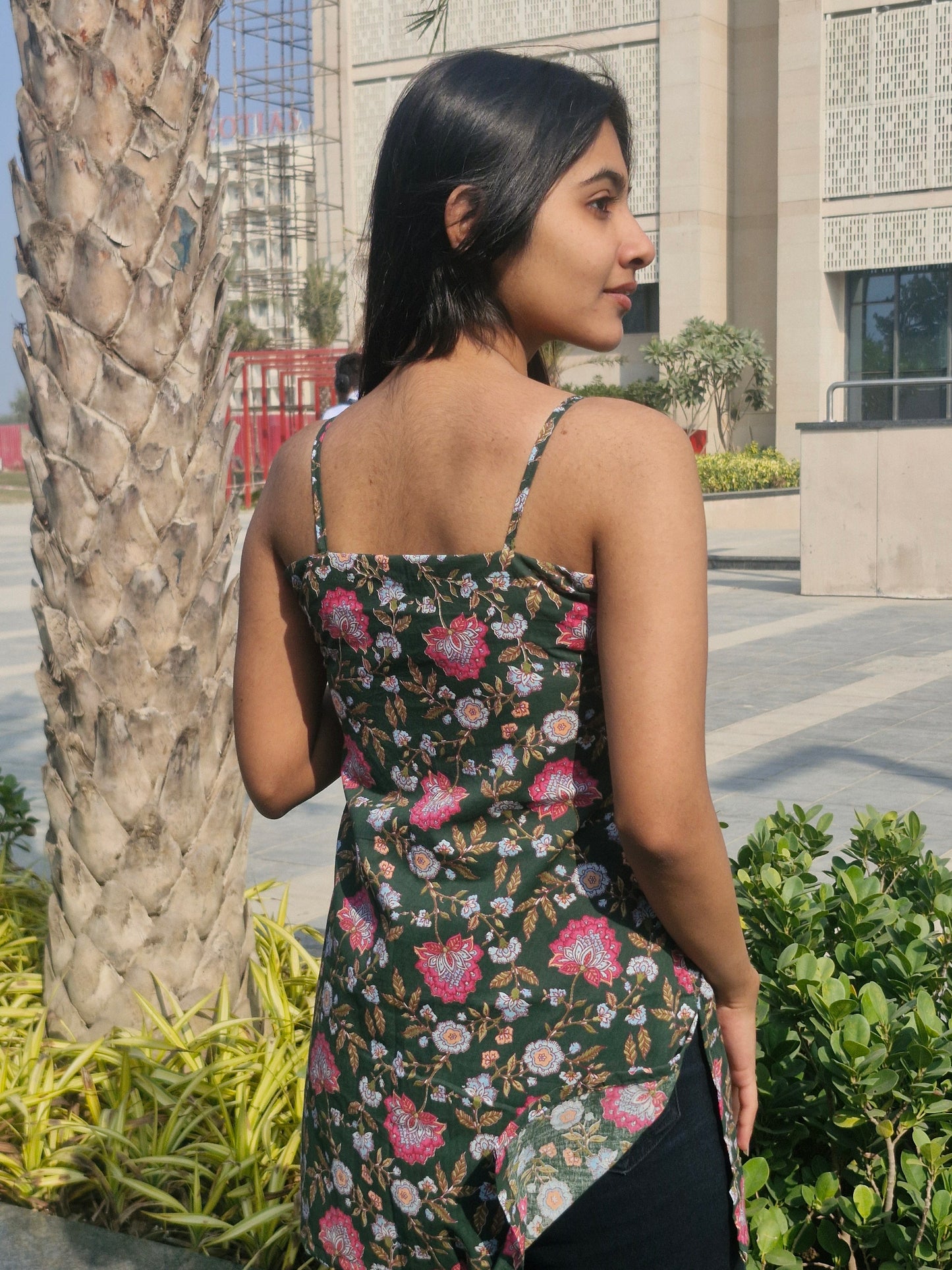 Green Floral Print Cotton Sleeveless Short Kurti for Women