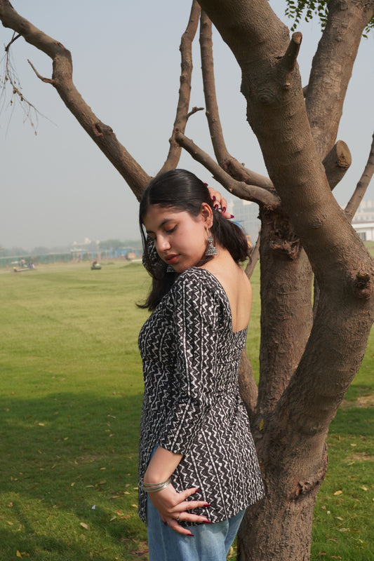 Black & White Printed Backless Cotton Kurti for Women – Sweetheart Neck, Quarter Sleeves