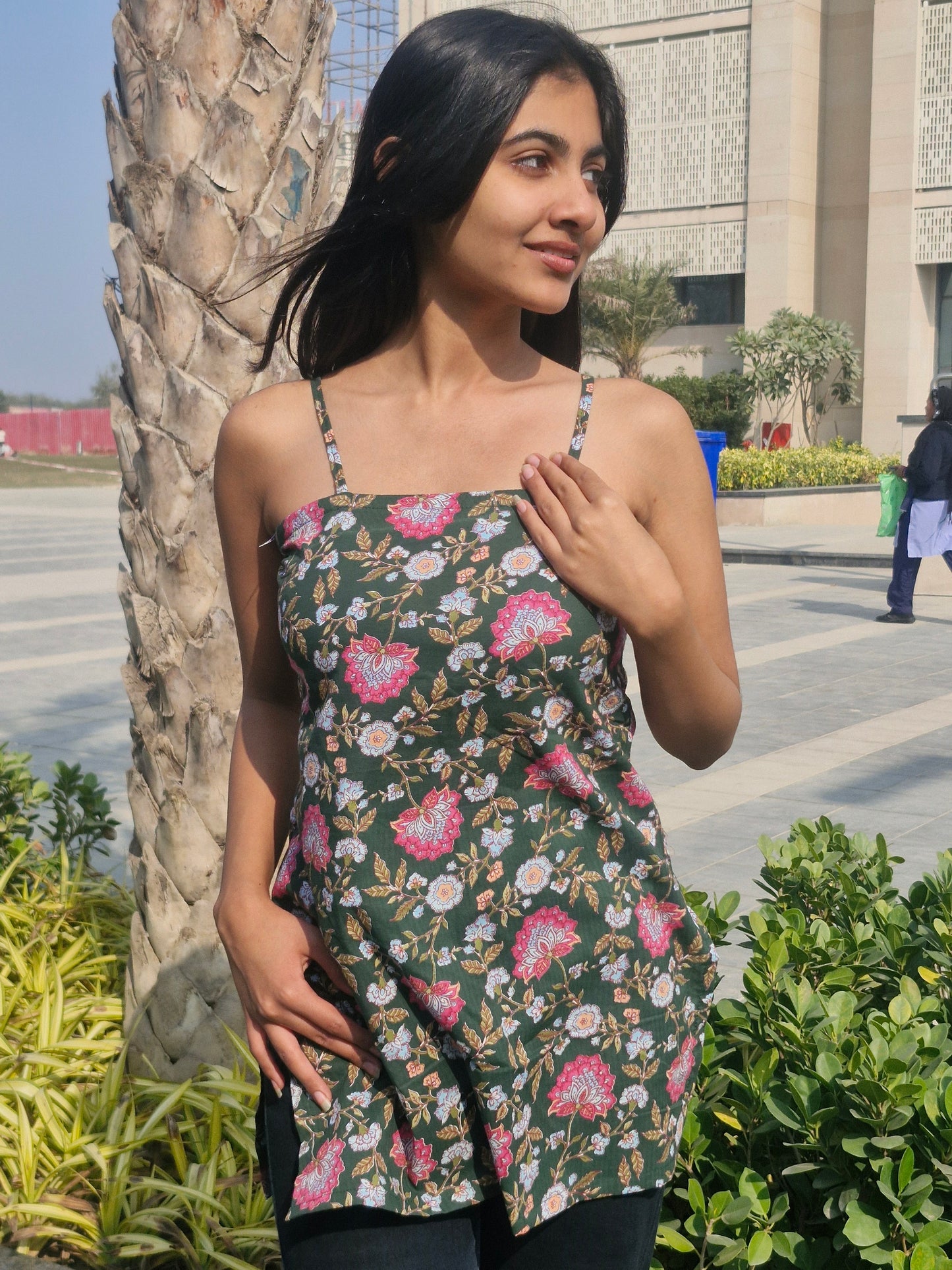 Green Floral Print Cotton Sleeveless Short Kurti for Women