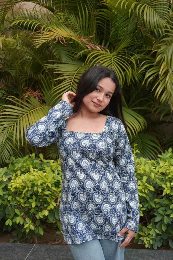 Paisley Corset Back Kurti Top – Square Neck Full Sleeves Indo-Western Statement Piece